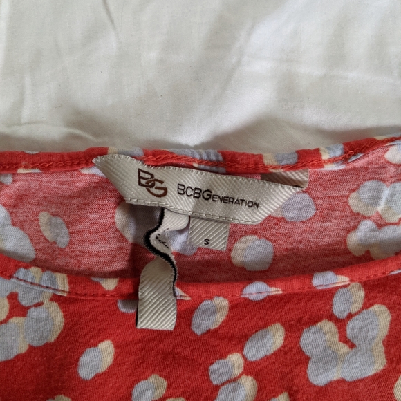 BCBGeneration Red Polka Dot Cap Sleeve Tee - Picture 4 of 4